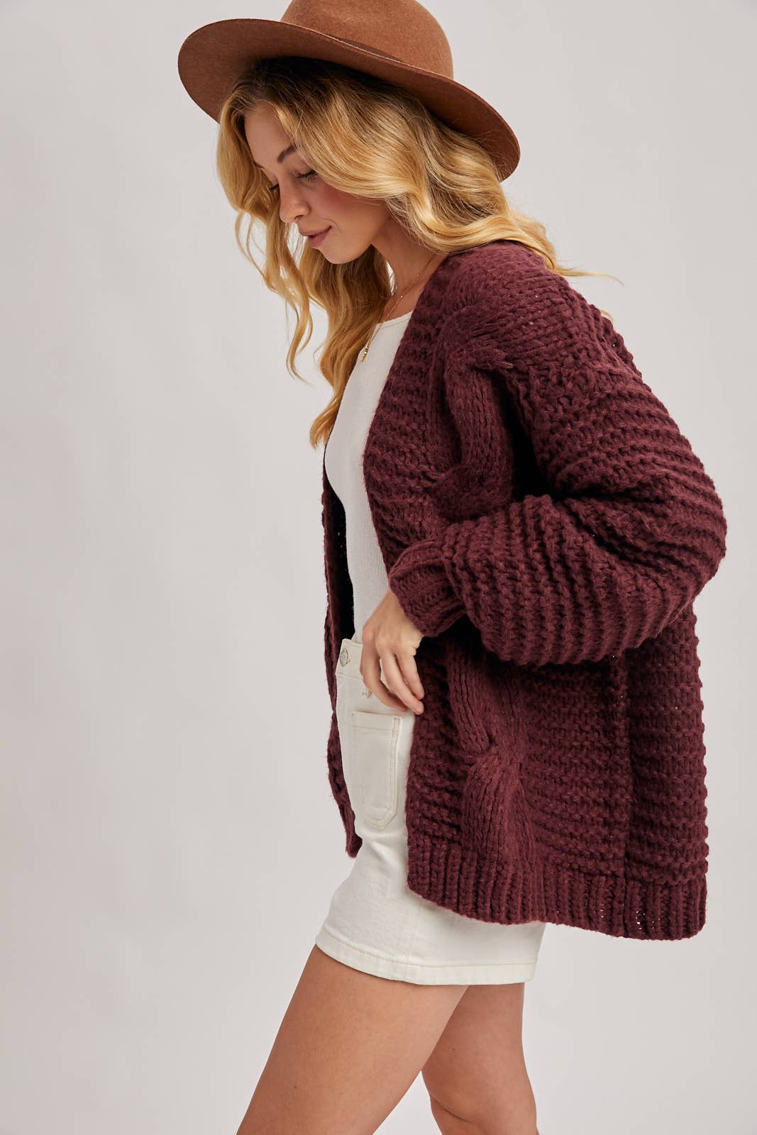 CABLE KNIT CARDIGAN - MAROON